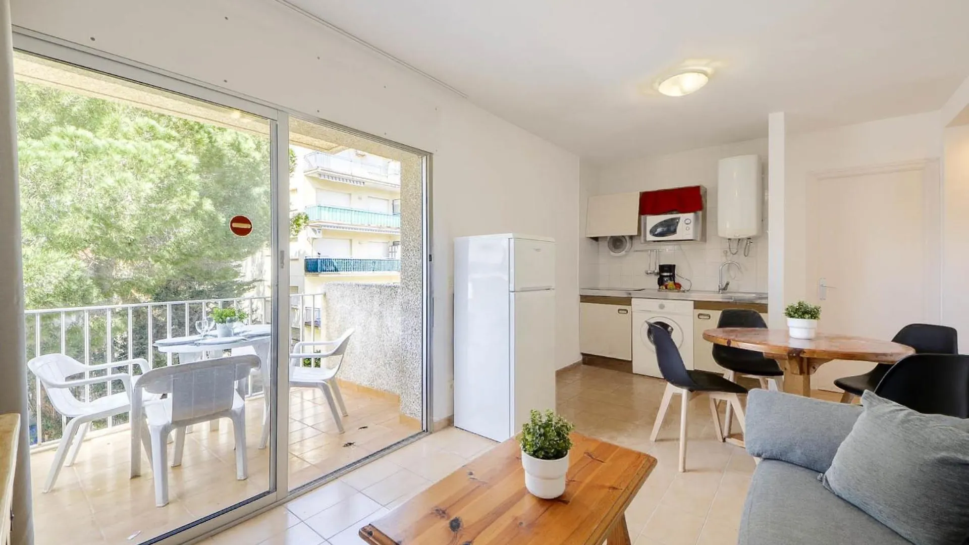 Apartment Mismar-8 By Interhome Roses Spain
